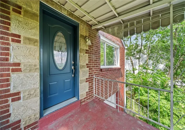 Photo 3 of Single family home for sale at 716 Darlington St, Carnegie, PA 15106 | MLS# 1759619 | Listing updated on 2026-07-14