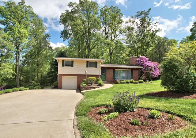 Homes for sale in Hempfield Twp, PA | 310 North Dr, Hempfield Twp, PA 15644 | MLS# 1759758