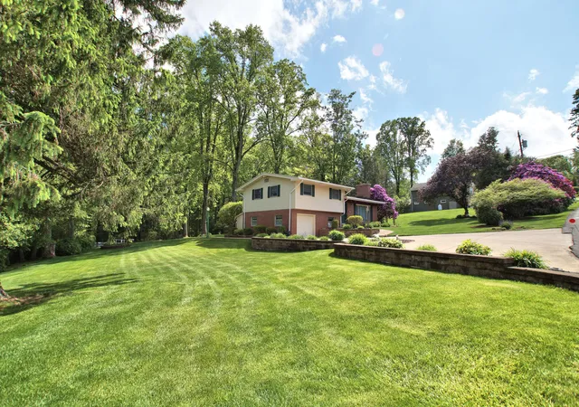 Homes for sale in Hempfield Twp, PA | 310 North Dr, Hempfield Twp, PA 15644 | MLS# 1759758