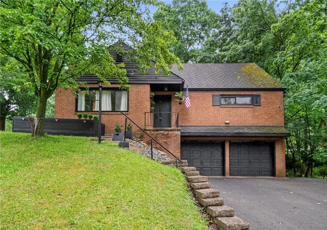 Homes for sale in Shaler, PA | 328 Thompson Run Rd, Shaler, PA 15237 | MLS# 1759124