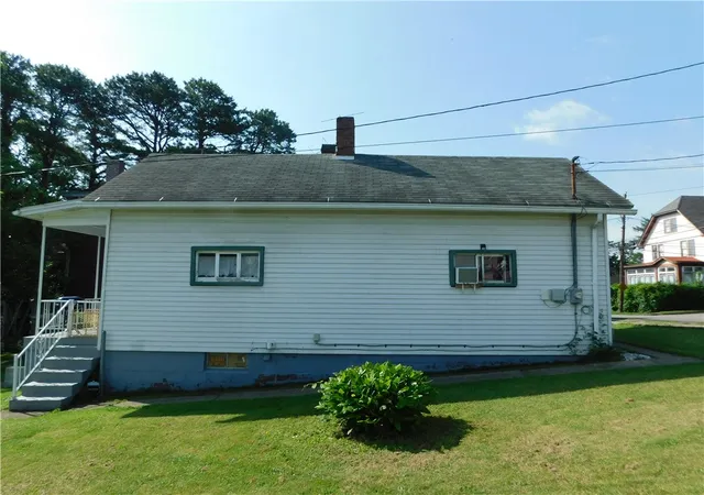 Photo 3 of Single family home for sale at 94 Easy St, Uniontown, PA 15401 | MLS# 1759684 | Listing updated on 2026-07-24