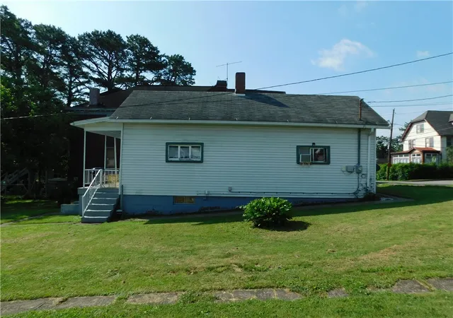 Photo 3 of Single family home for sale at 94 Easy St, Uniontown, PA 15401 | MLS# 1759684 | Listing updated on 2026-07-24
