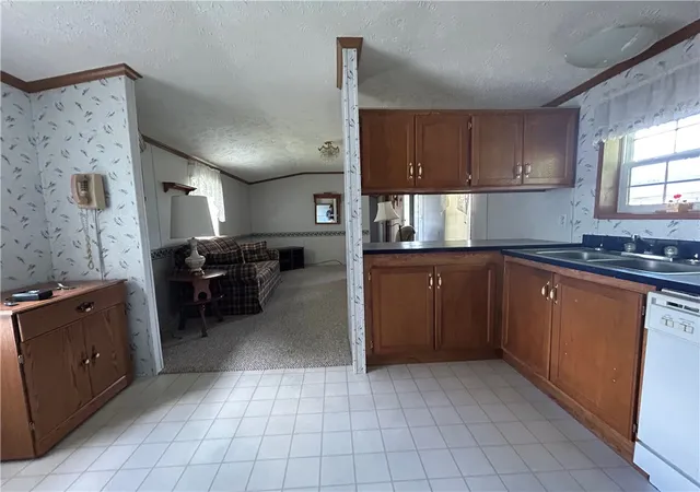 4th image of 1 Grandview Dr #13, Perry Twp, PA 16130 | MLS# 1759756