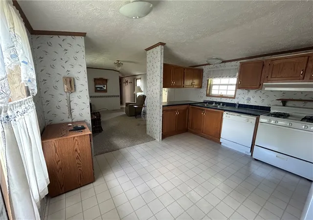 5th image of 1 Grandview Dr #13, Perry Twp, PA 16130 | MLS# 1759756