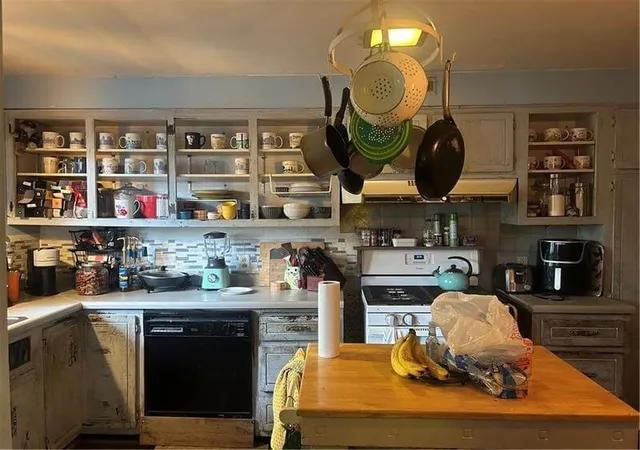 Photo 3 of Single family home for sale at 511 Arthur Ave, Scottdale, PA 15683 | MLS# 1759793 | Listing updated on 2026-07-24