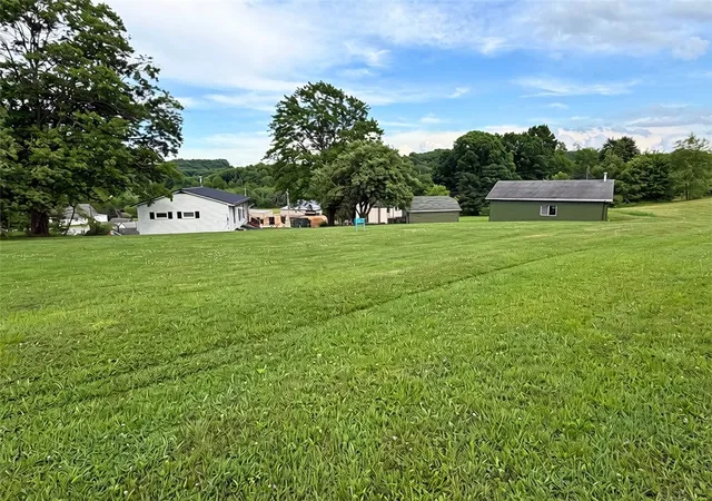 Photo 4 of Single family home for sale at 2141 Clintonville Rd, Harrisville, PA 16038 | MLS# 1759550 | Listing updated on 2026-07-21