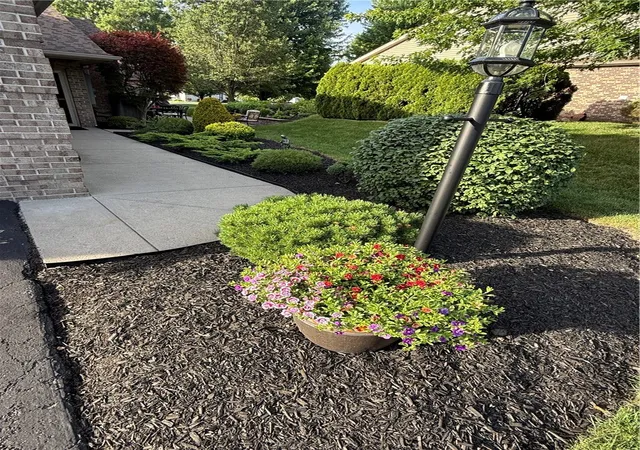 Photo 3 of Condo for sale at 210 Abbey Rd, New Castle, PA 16105 | MLS# 1759820 | Listing updated on 2026-06-21