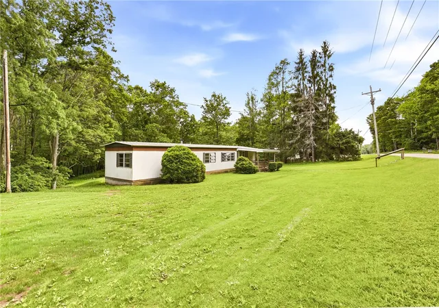 Photo 3 of Manufactured home for sale at 2640 Cumberland Hwy, Meyersdale, PA 15552 | MLS# 1759864 | Listing updated on 2026-07-21
