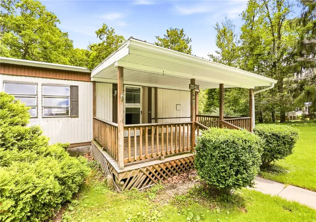 Photo 3 of Manufactured home for sale at 2640 Cumberland Hwy, Meyersdale, PA 15552 | MLS# 1759864 | Listing updated on 2026-07-21