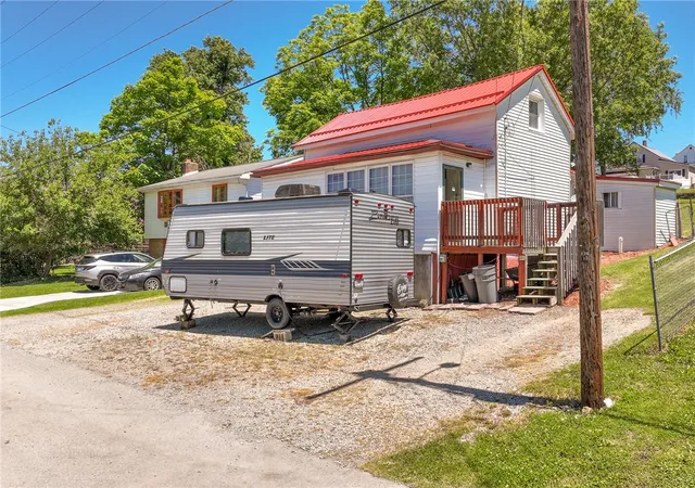 Photo 1 of Single family home for sale at 1407 Kirk St, Dunbar Twp, PA 15425 | MLS# 1759100 | Listing updated on 2026-07-21
