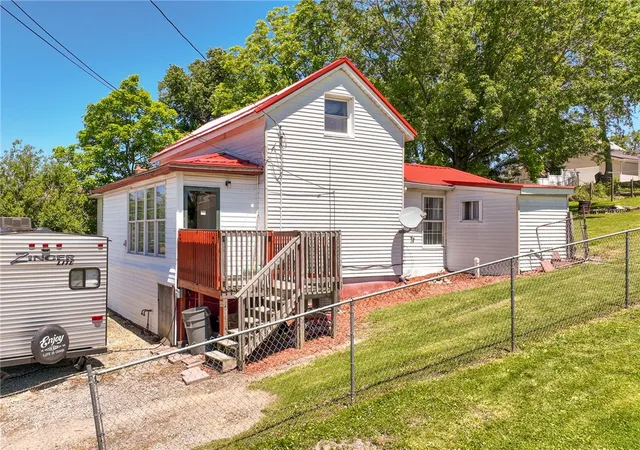 Photo 2 of Single family home for sale at 1407 Kirk St, Dunbar Twp, PA 15425 | MLS# 1759100 | Listing updated on 2026-07-21