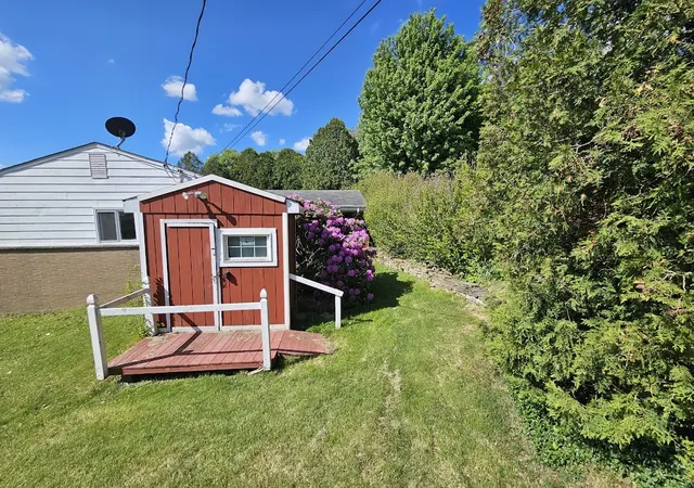 3rd image of 200 Lookout Dr, Oakdale, PA 15071 | MLS# 1759907