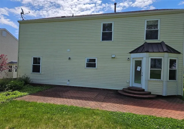 3rd image of 182 Markwood Dr, Cecil, PA 15317 | MLS# 1759912