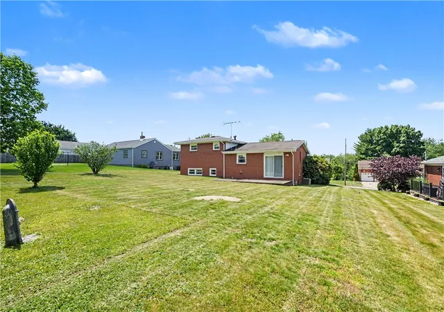 29th image of 2107 Lynwood Dr, Hopewell Twp, PA 15001 | MLS# 1759908
