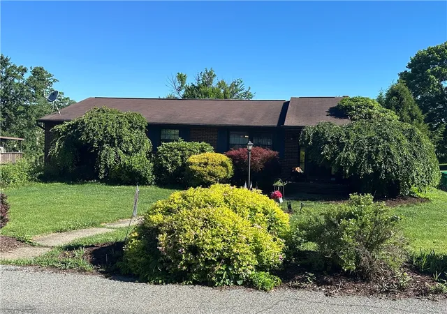 Photo 1 of Single family home for sale at 141 Hampton Ct, Butler, PA 16002 | MLS# 1759918 | Listing updated on 2026-07-05