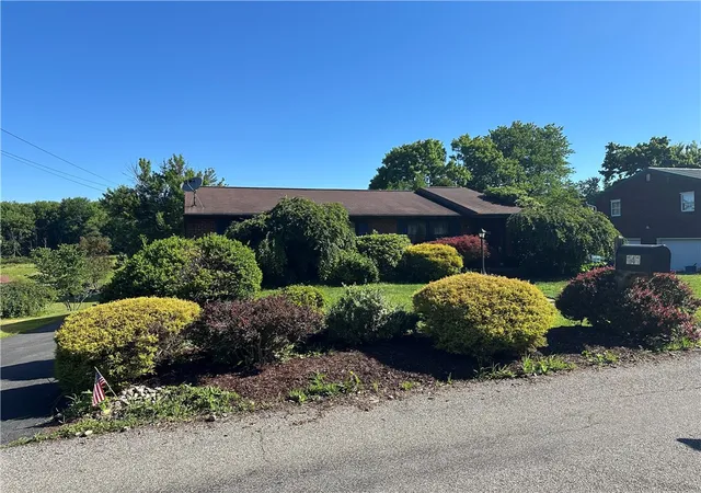Photo 2 of Single family home for sale at 141 Hampton Ct, Butler, PA 16002 | MLS# 1759918 | Listing updated on 2026-07-05