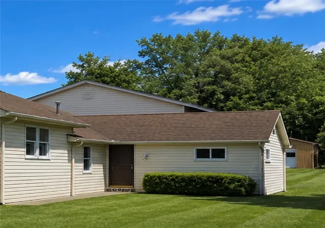 Homes for sale in Murrysville, PA | 2619 Linda Dr, Murrysville, PA 15668 | MLS# 1759930