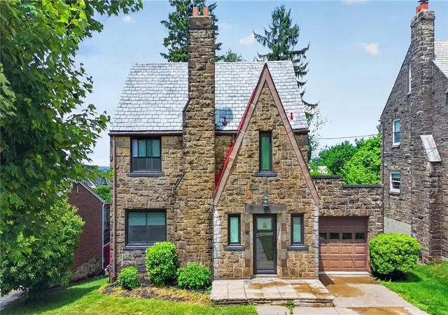 Photo 1 of Single family home for sale at 212 E Muntz, Butler, PA 16001 | MLS# 1759892 | Listing updated on 2026-07-25