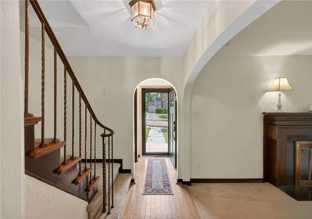 Photo 3 of Single family home for sale at 212 E Muntz, Butler, PA 16001 | MLS# 1759892 | Listing updated on 2026-07-25