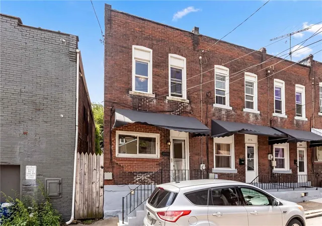 Photo 3 of Sale Pending at 2018 Tustin St, Pittsburgh, PA 15219 | MLS# 1759958 | Listing updated on 2026-06-23