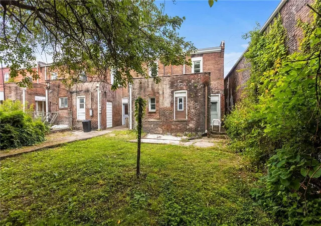 Photo 4 of Sale Pending at 2018 Tustin St, Pittsburgh, PA 15219 | MLS# 1759958 | Listing updated on 2026-06-23