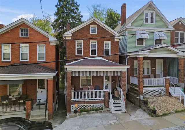 Homes for sale in Brentwood, PA | 2822 Brentwood Ave, Brentwood, PA 15227 | MLS# 1757722