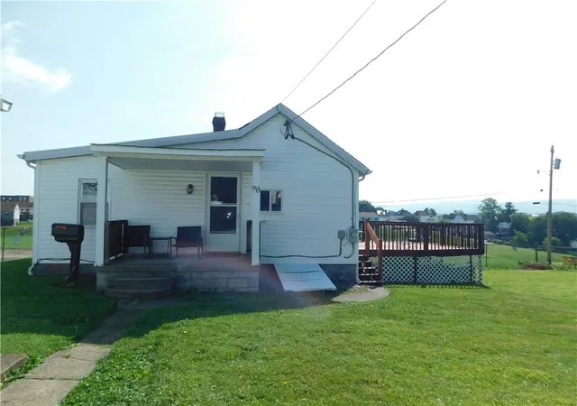 Homes for sale in Uniontown, PA | 98 Easy Street, Uniontown, PA 15401 | MLS# 1759691