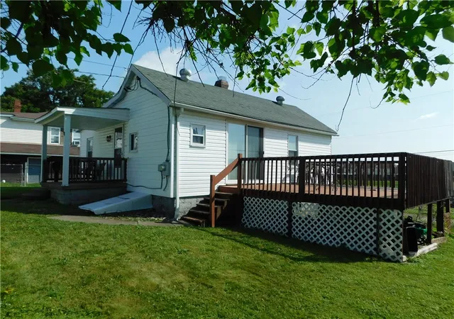 Photo 3 of Single family home for sale at 98 Easy St, Uniontown, PA 15401 | MLS# 1759691 | Listing updated on 2026-07-24