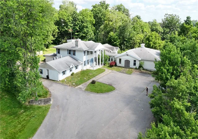 3rd image of 5347 Brightwood Rd, Bethel Park, PA 15102 | MLS# 1760057