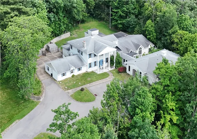 4th image of 5347 Brightwood Rd, Bethel Park, PA 15102 | MLS# 1760057