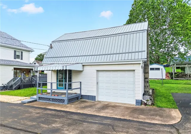 Photo 3 of Single family home for sale at 7893 National Pike, Menallen Twp, PA 15401 | MLS# 1760003 | Listing updated on 2026-07-28