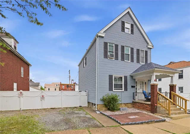 2nd image of 145 Jefferson Ave, Vandergrift, PA 15690 | MLS# 1759761