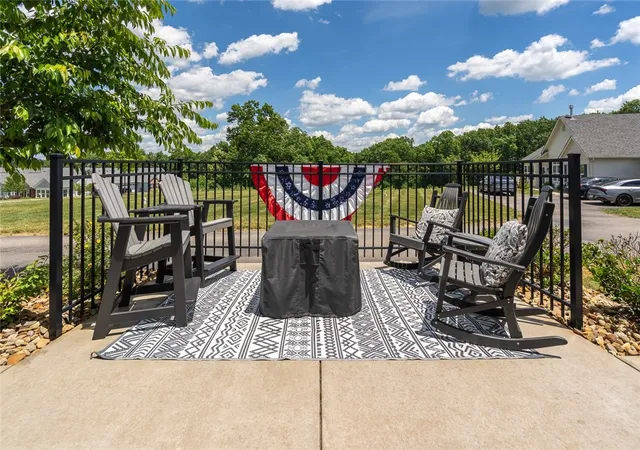 3rd image of 202 Spring Valley Dr, Jackson Twp, PA 16063 | MLS# 1759945