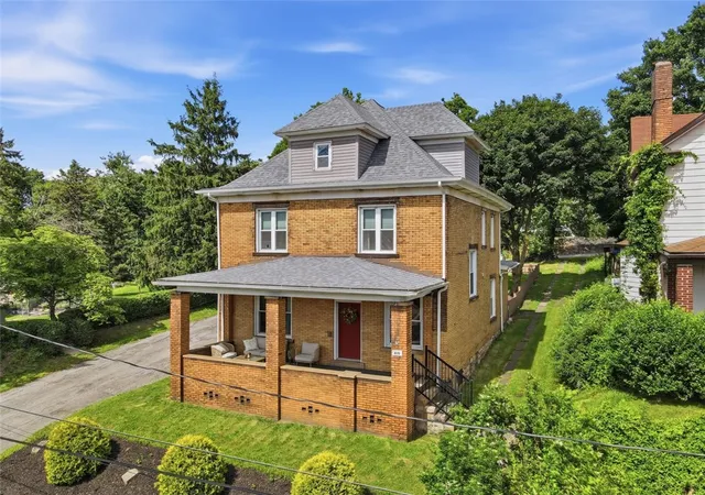 Homes for sale in Baden, PA | 610 State St, Baden, PA 15005 | MLS# 1760124