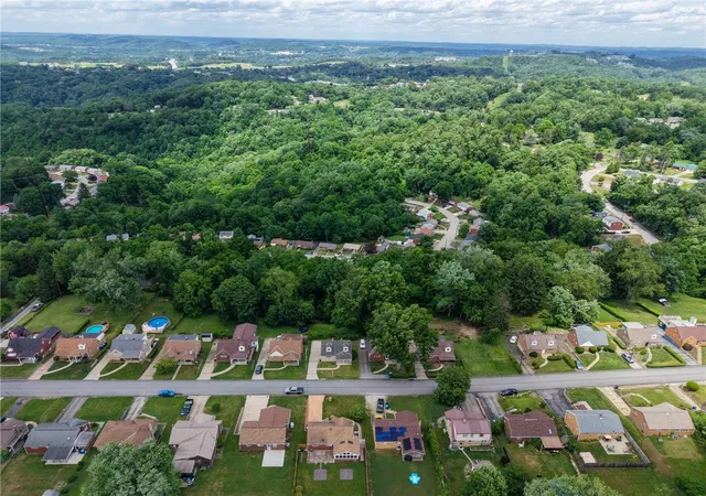 Homes for sale in Verona, PA | 660 Valemont Dr, Verona, PA 15147 | MLS# 1760164