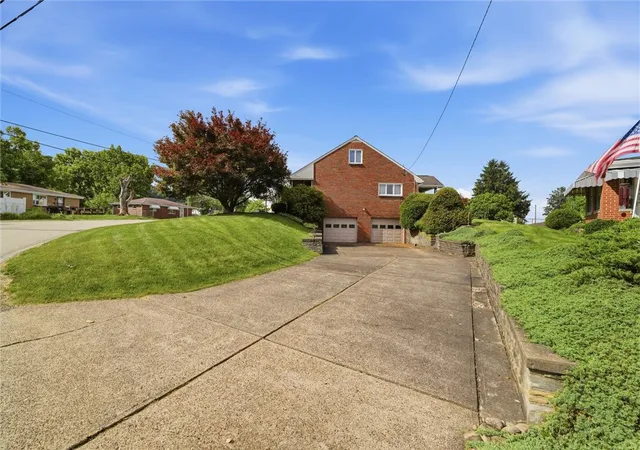 3rd image of 600 Douglas Ave, Elizabeth Twp/boro, PA 15037 | MLS# 1759971
