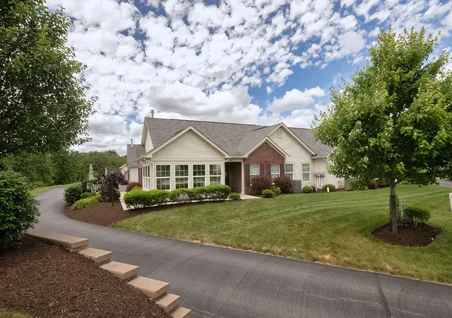 Photo 2 of Single family home for sale at 6051 Laurel Ct, Harmony, PA 16037 | MLS# 1760195 | Listing updated on 2026-07-16