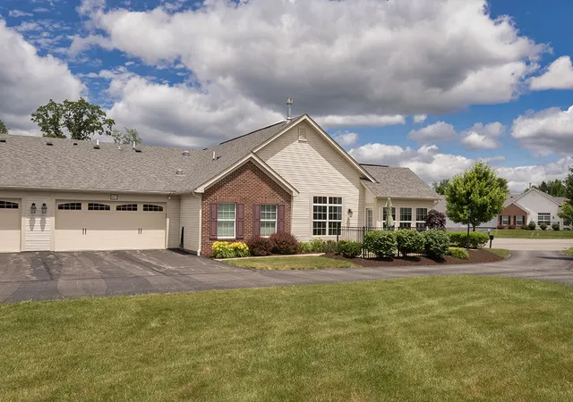 Photo 3 of Single family home for sale at 6051 Laurel Ct, Harmony, PA 16037 | MLS# 1760195 | Listing updated on 2026-07-16