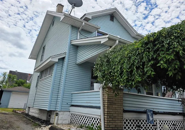 Homes for sale in New Castle, PA | 204 Boyles Ave, New Castle, PA 16101 | MLS# 1759873