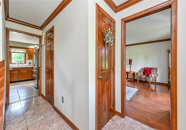 Photo 3 of Single family home for sale at 212 Whitehaven Dr, Gibsonia, PA 15044 | MLS# 1759421 | Listing updated on 2026-07-11