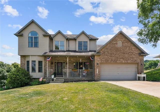 Homes for sale in Murrysville, PA | 3324 Carriage Cir, Murrysville, PA 15632 | MLS# 1760203