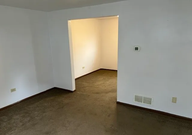 Listing Photo 2 - Condo for sale in building located at 2201 Hawthorne Ave, Pittsburgh, PA 15218 - Unit #