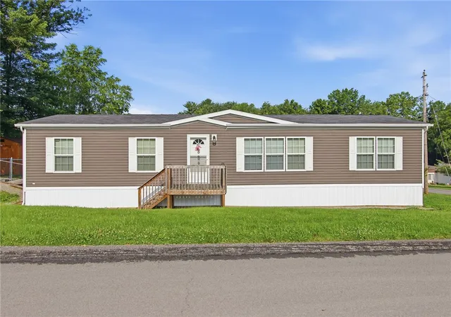Homes for sale in Rostraver, PA | 16 Jean St, Rostraver, PA 15012 | MLS# 1759705