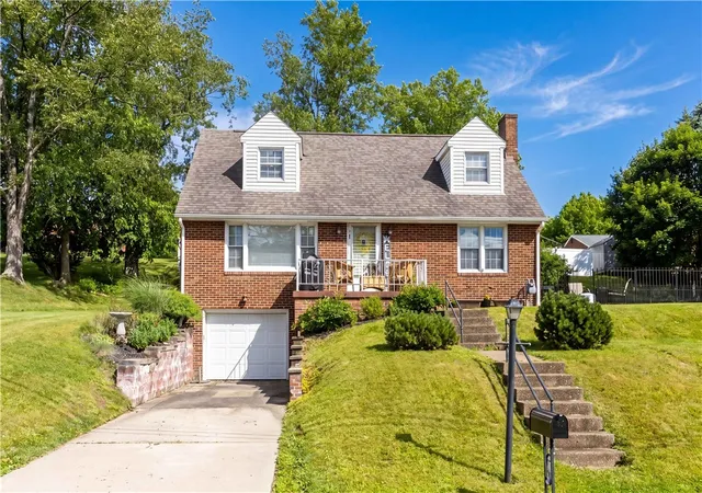 Homes for sale in Economy, PA | 1784 Woodside Dr, Economy, PA 15003 | MLS# 1760092