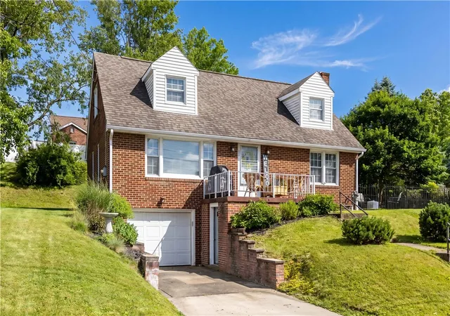 Homes for sale in Economy, PA | 1784 Woodside Dr, Economy, PA 15003 | MLS# 1760092