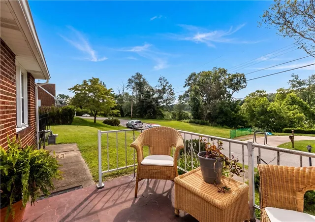 Homes for sale in Economy, PA | 1784 Woodside Dr, Economy, PA 15003 | MLS# 1760092