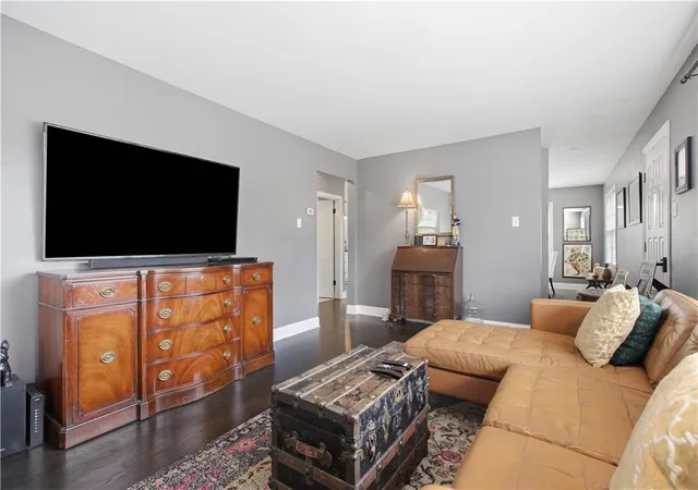 Homes for sale in Economy, PA | 1784 Woodside Dr, Economy, PA 15003 | MLS# 1760092
