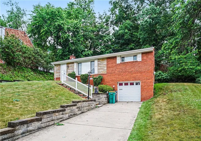Homes for sale in Ross Twp, PA | 104 Longmount Dr, Ross Twp, PA 15214 | MLS# 1760227
