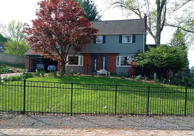 3rd image of 203 Glenfield Dr, Penn Hills, PA 15235 | MLS# 1760240