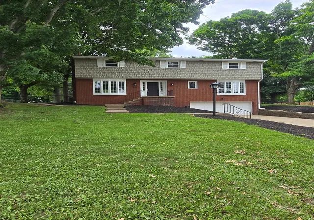 Photo 3 of Single family home for sale at 339 Turngate Dr, Bethel Park, PA 15102 | MLS# 1759900 | Listing updated on 2026-07-24